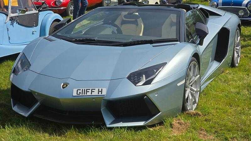 Lamborghini Aventador LP 700-4 Roadster