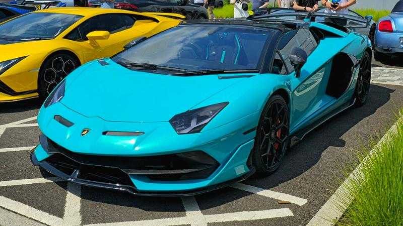 Lamborghini Aventador SVJ Roadster