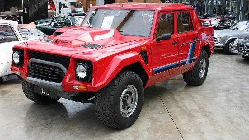 Lamborghini LM002